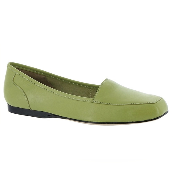 NWOB ARRAY Freedom Lime Green Slip-on Flats Leather Uppers Women's 10.5N - Picture 4 of 6
